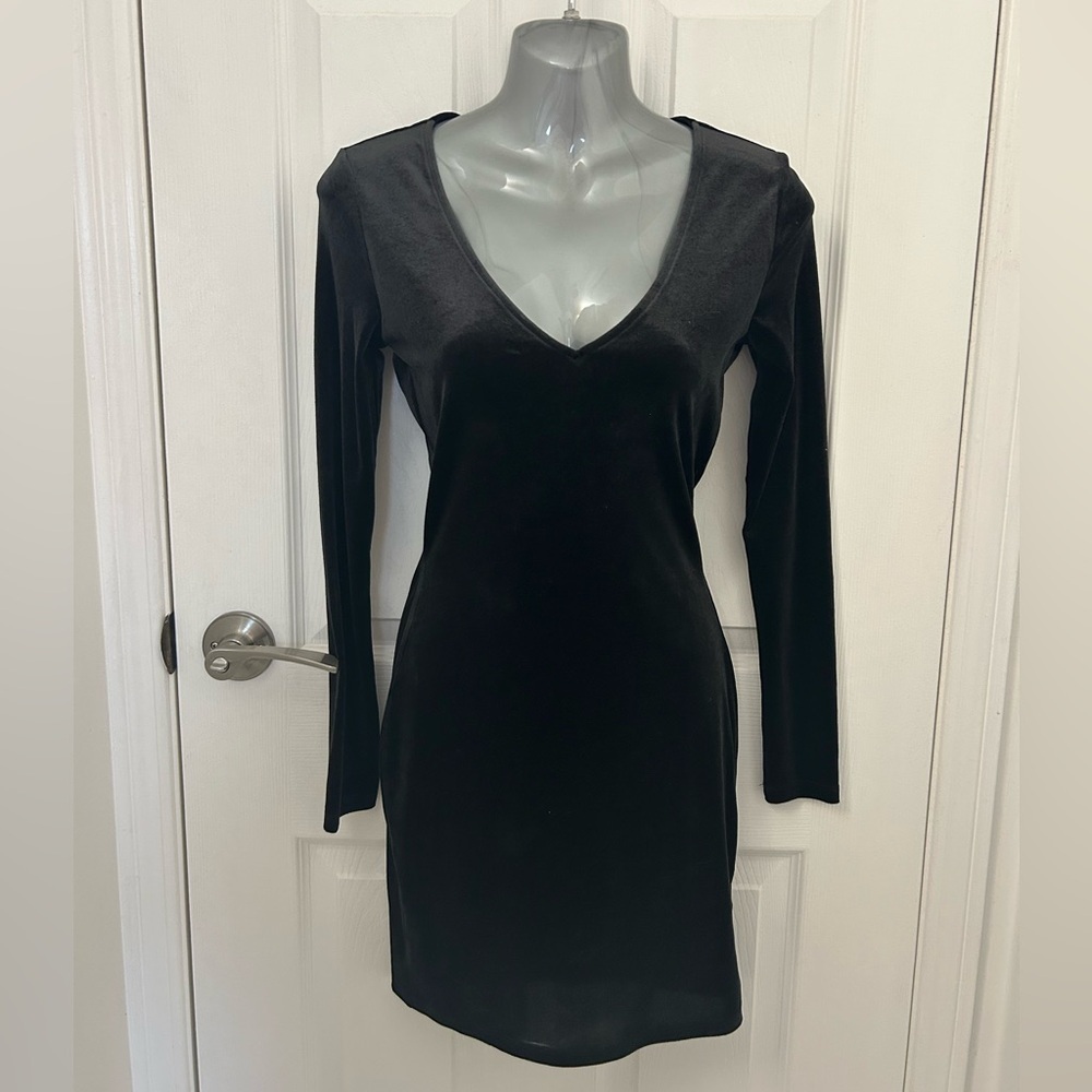 H&M Black Velvet V-Neck Dress with Long Sleeves, Sz 4